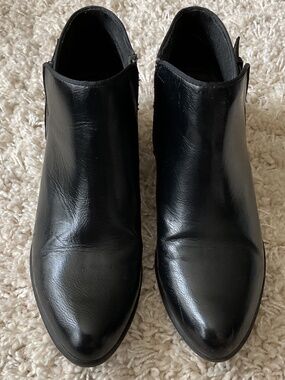 ⭐️Unionbay Black Faux Leather Bootie - size 8